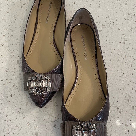 Pretty fun dressy pewter flats w/rhinestone fancy embellishment - Picture 6 of 11